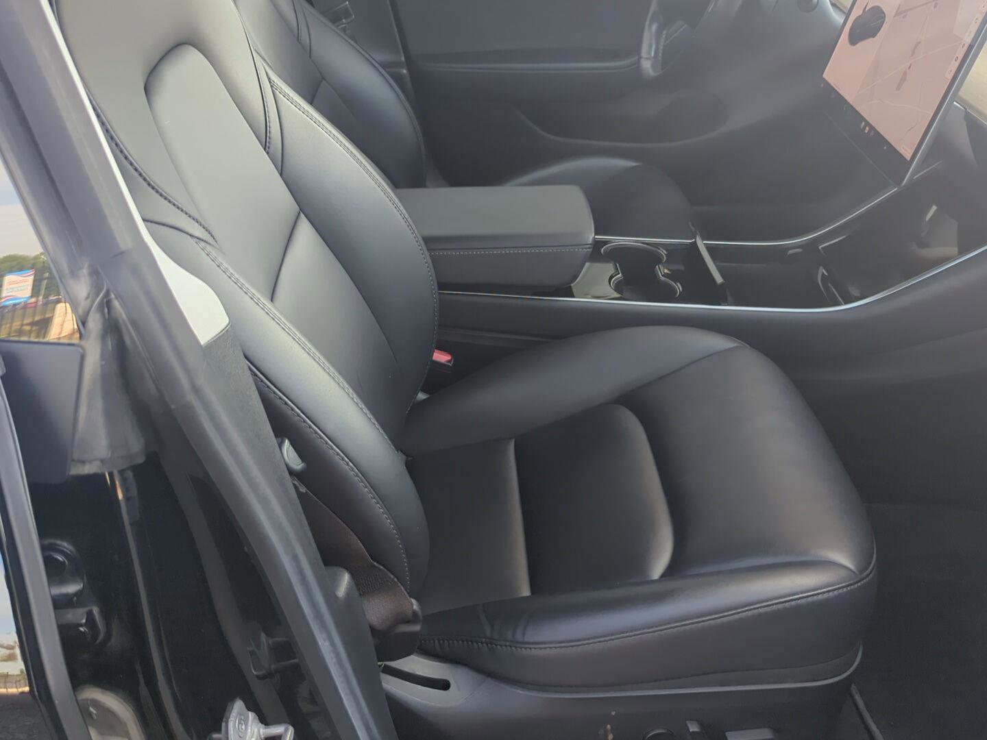 Used 2018 Tesla Model 3 Performance image 23