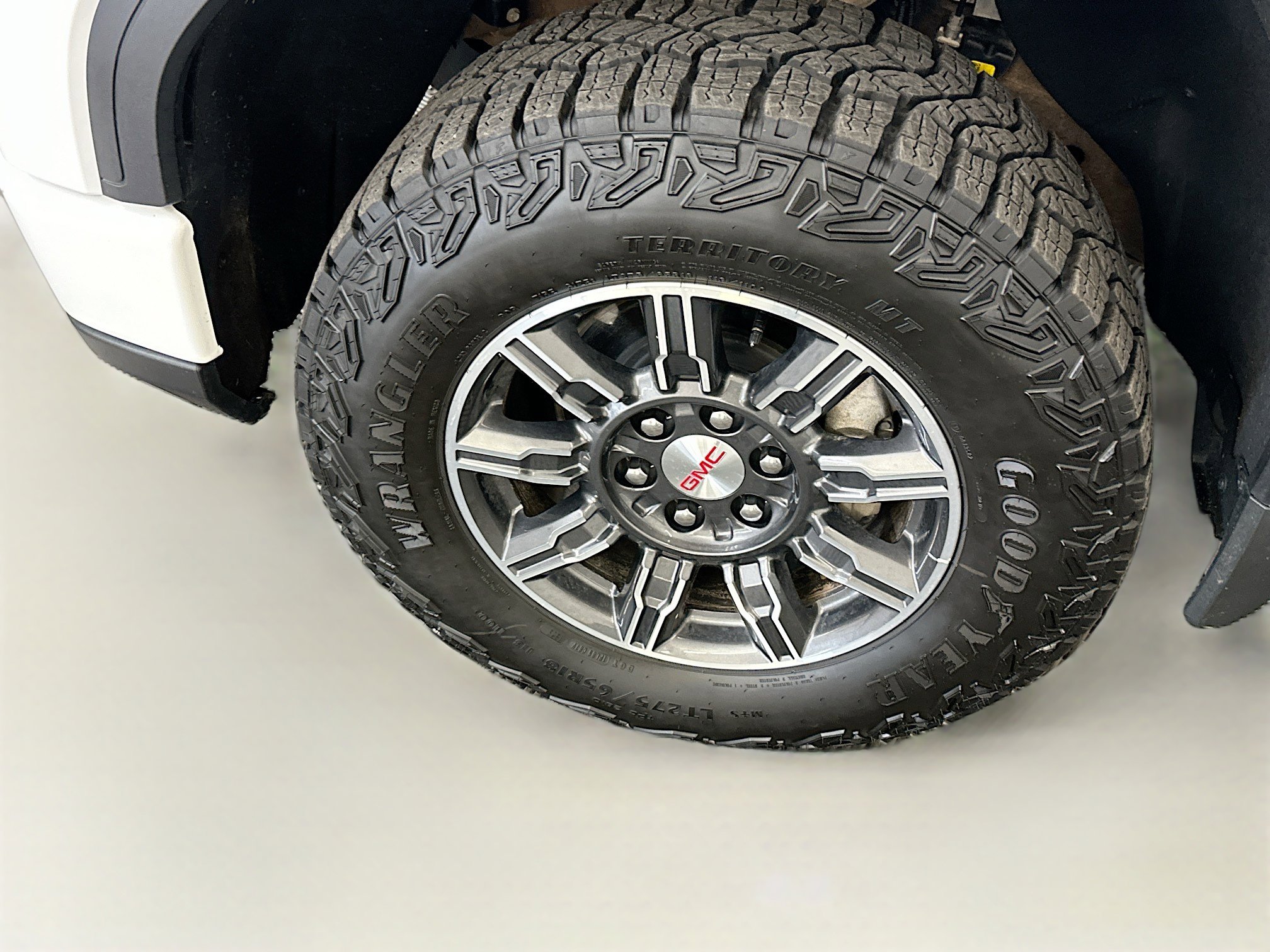 Used 2025 GMC Sierra 1500 AT4 image 11