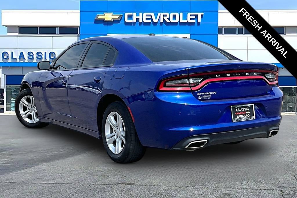 Used 2020 Dodge Charger SXT RWD image 3