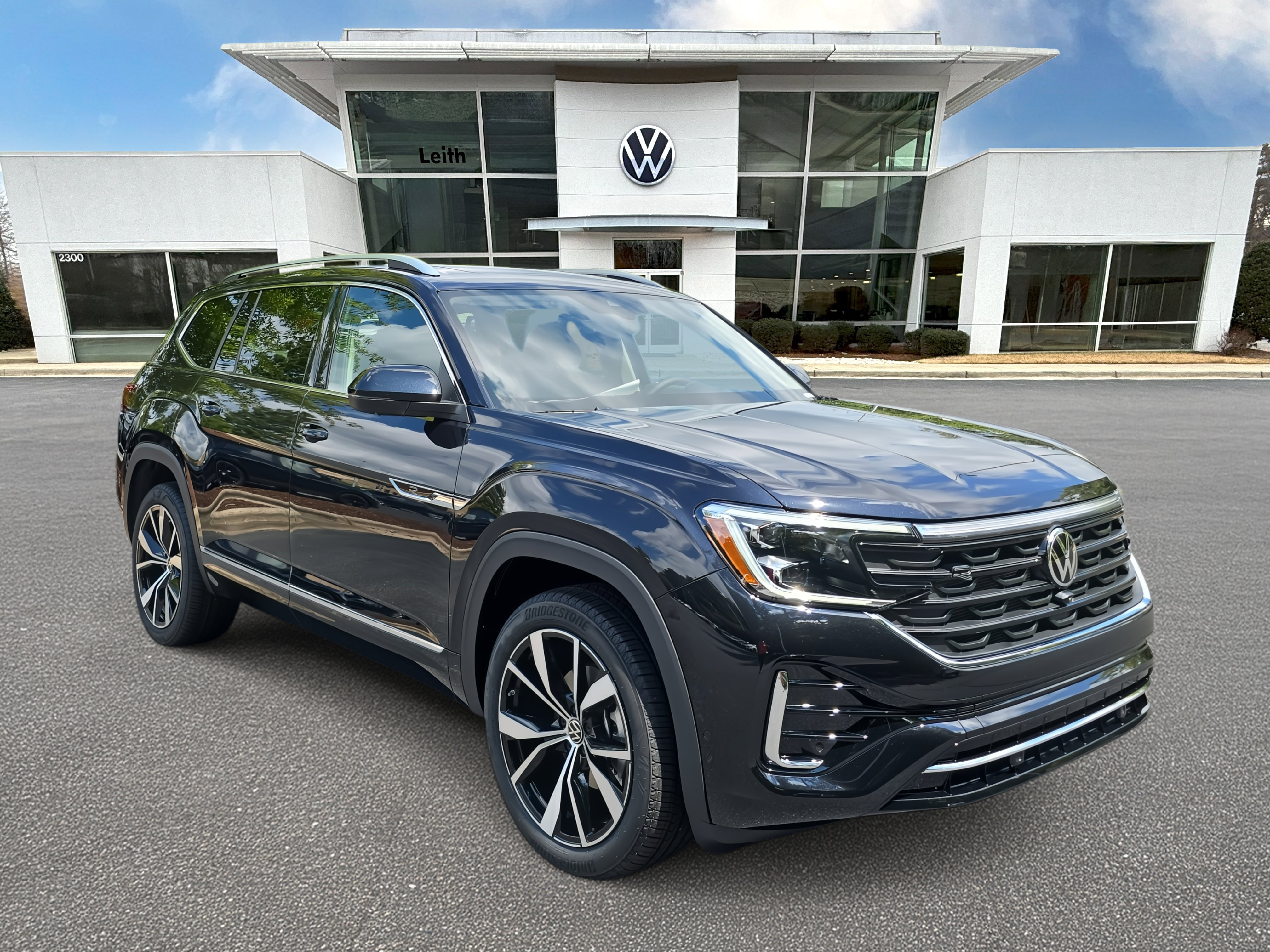 New 2026 Volkswagen Atlas SEL Premium R-Line image 1