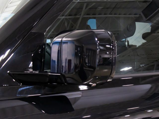 Certified 2025 Land Rover Defender 90 X-Dynamic SE image 10