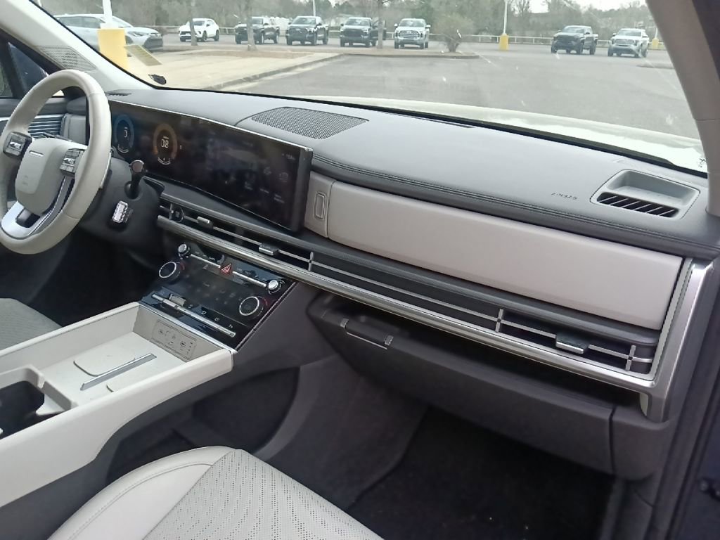 Used 2025 Hyundai Santa Fe SEL image 36