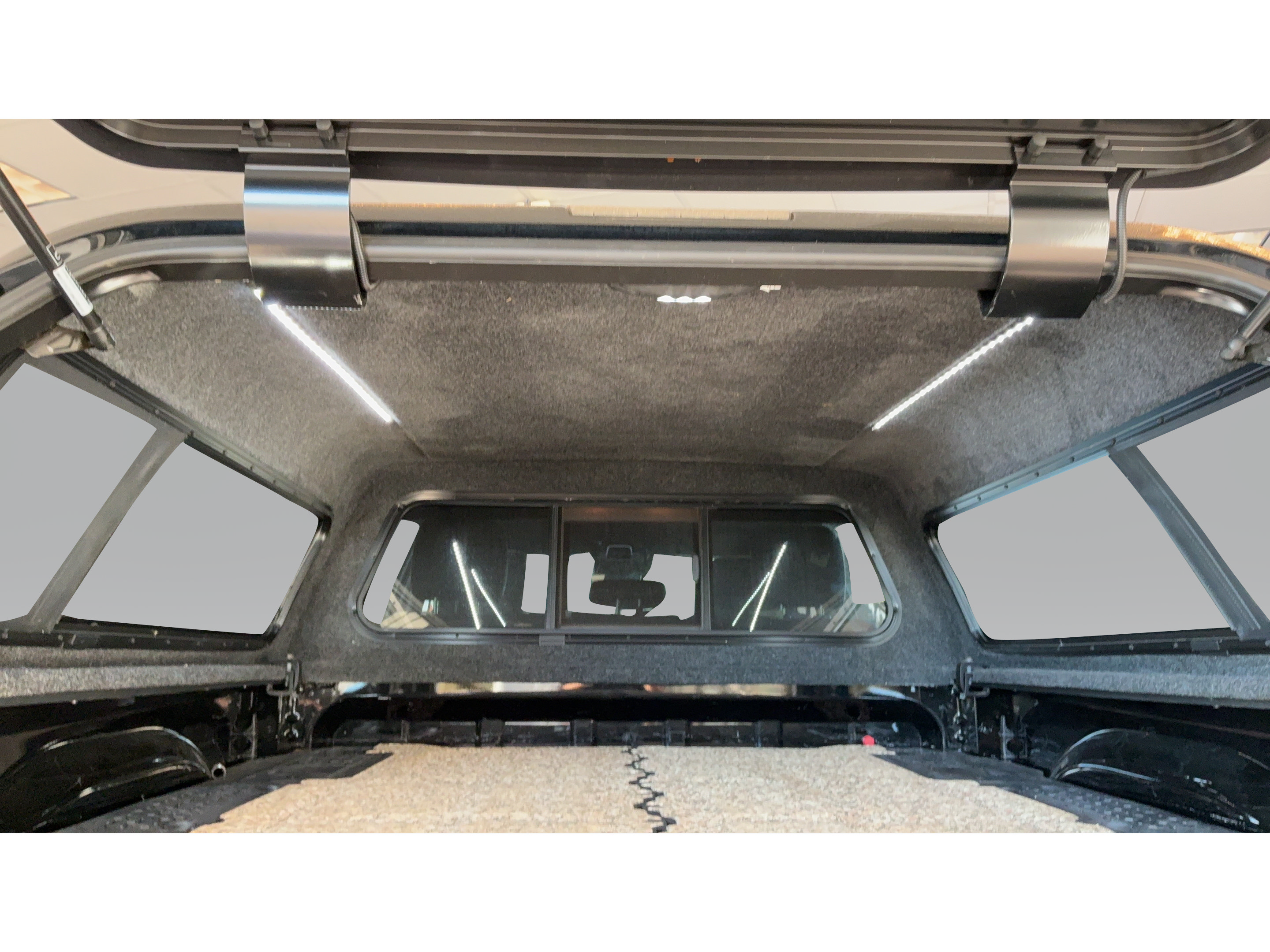 Used 2025 RAM 2500 Laramie AWD/4WD image 38