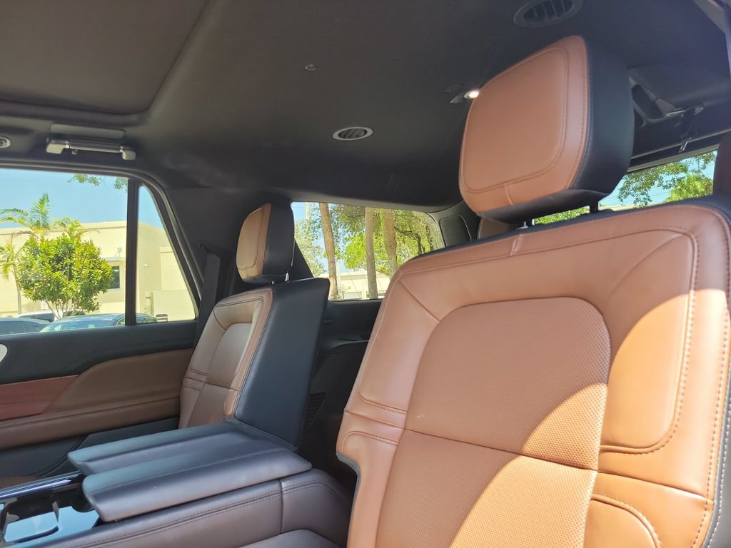 Certified 2024 Lincoln Navigator Reserve AWD/4WD image 14