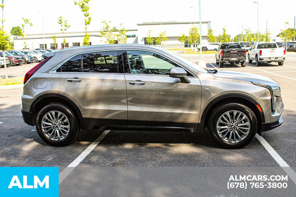 Used 2025 Cadillac XT4 Premium Luxury FWD image 8