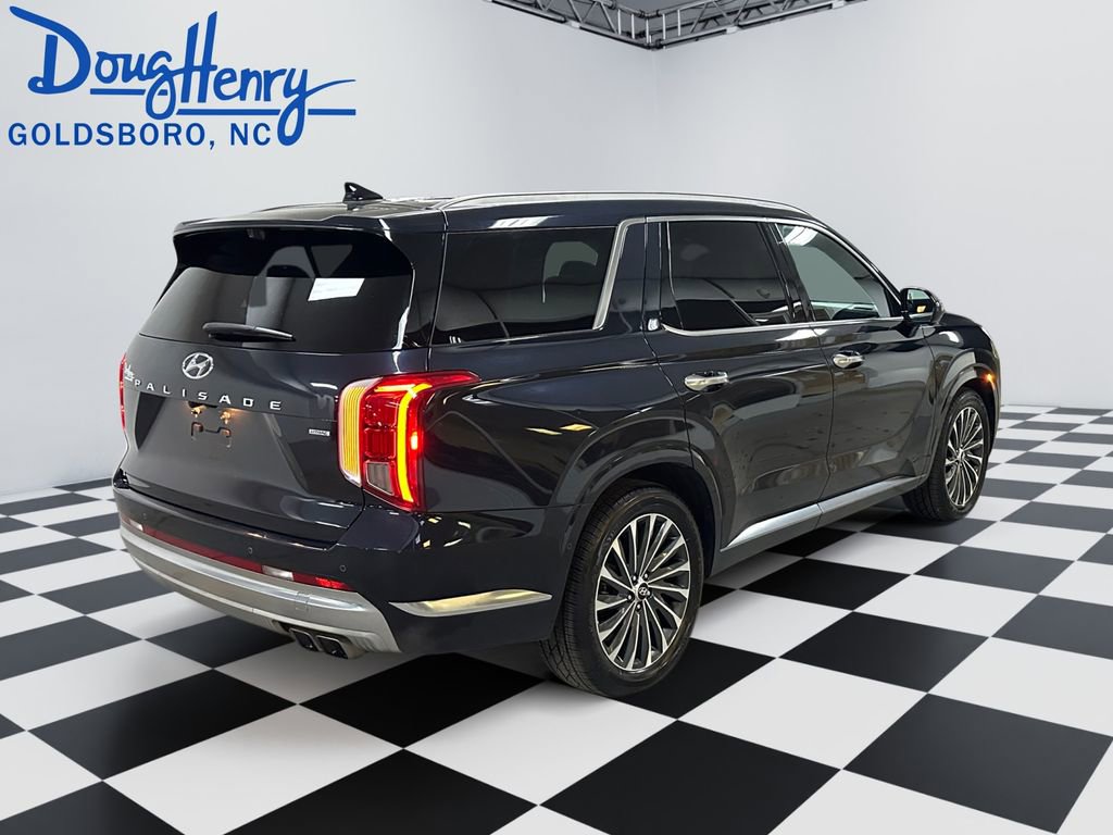 Used 2024 Hyundai Palisade Calligraphy image 5