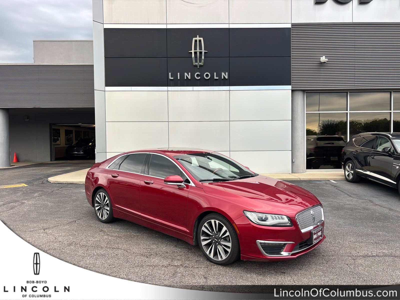 Used 2017 Lincoln MKZ Select FWD image 1