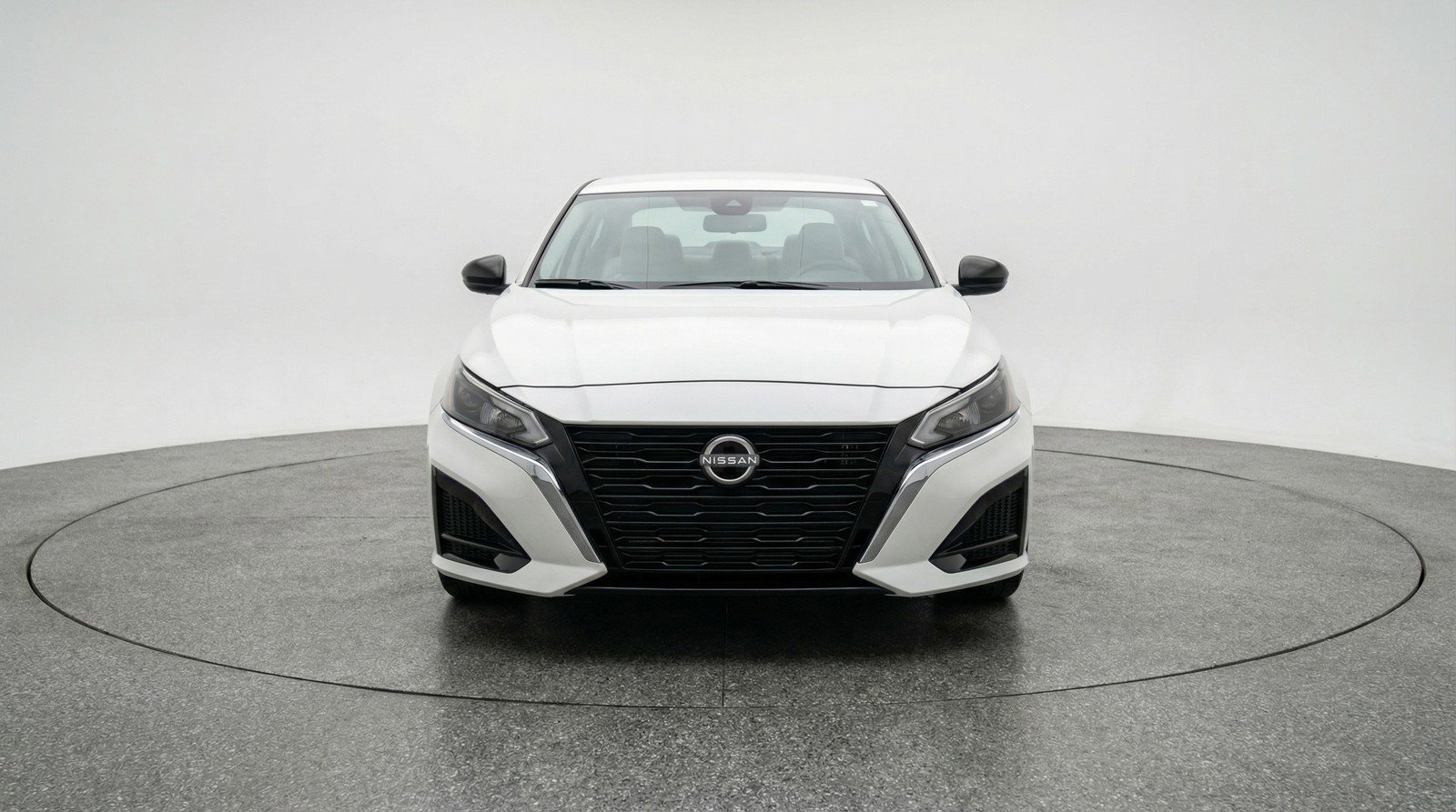 Used 2025 Nissan Altima 2.5 SV image 2