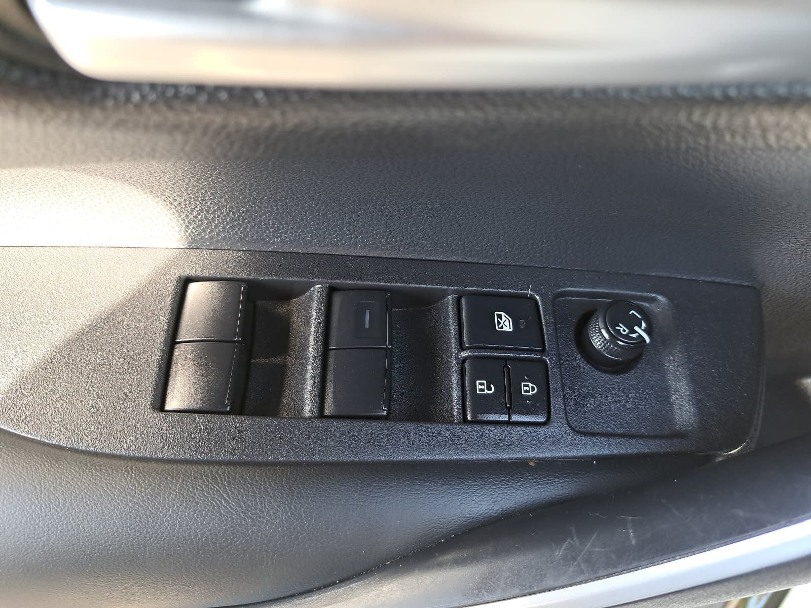Used 2024 Toyota Corolla SE FWD image 29