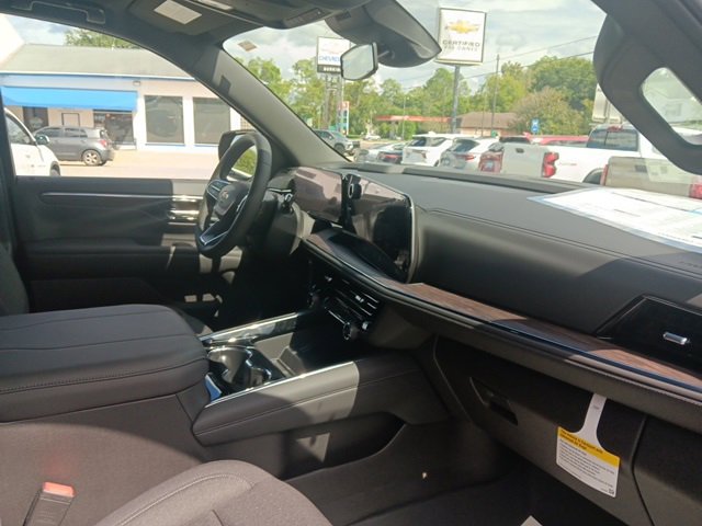 New 2025 Chevrolet Suburban LS image 23