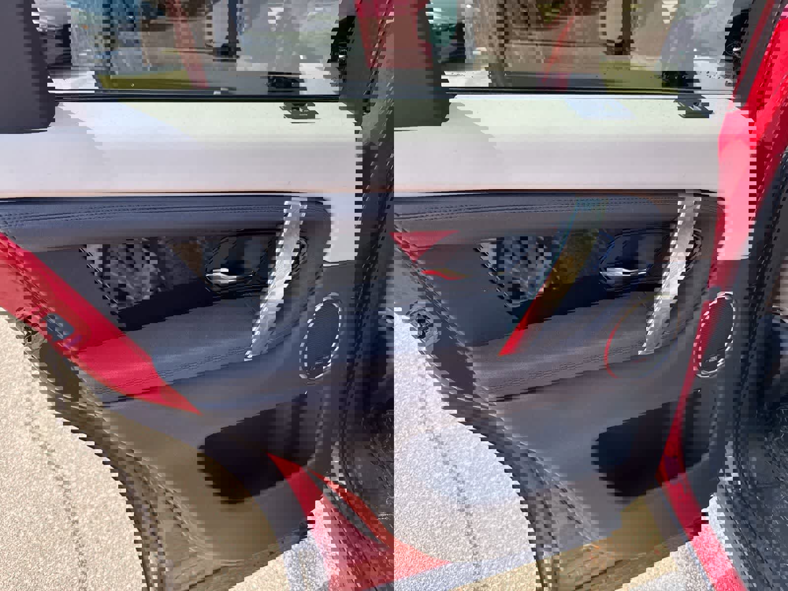 Used 2020 Land Rover Discovery Sport SE image 18