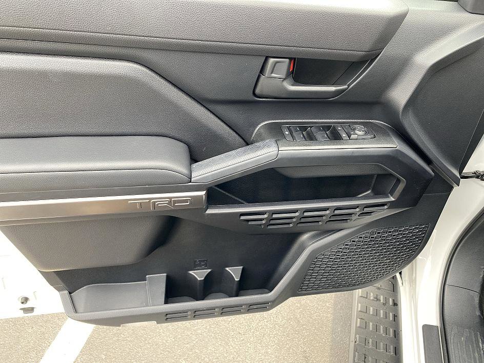 Certified 2025 Toyota 4Runner TRD Off-Road image 9