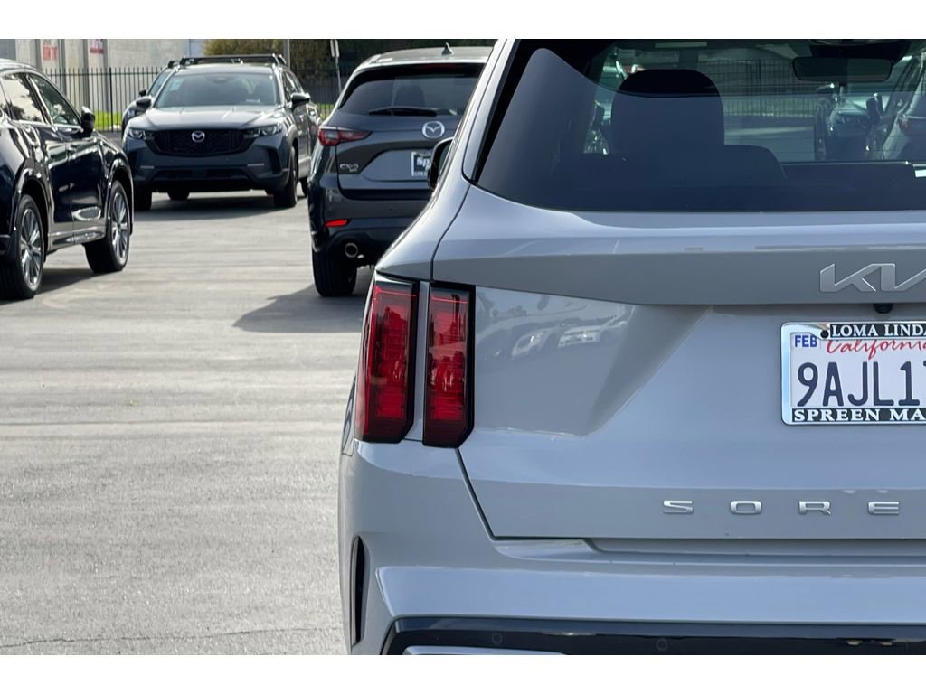 Used 2022 Kia Sorento EX w/ Panoramic Sunroof Package image 14