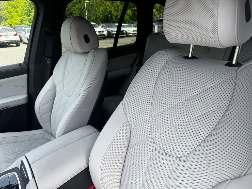 Certified 2024 BMW X5 xDrive40i w/ Premium Package AWD/4WD image 9