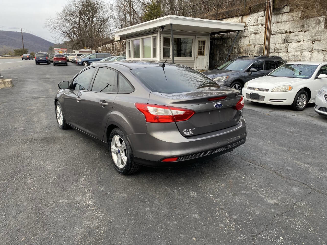 Used 2014 Ford Focus SE image 3