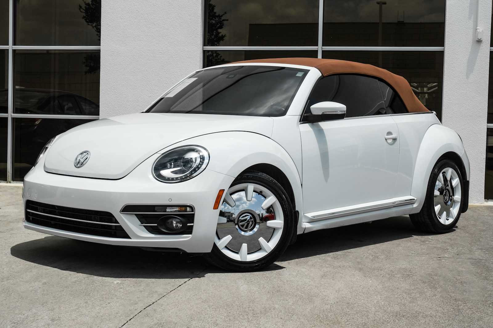 Used 2019 Volkswagen Beetle 2.0T Final Edition SEL FWD image 5