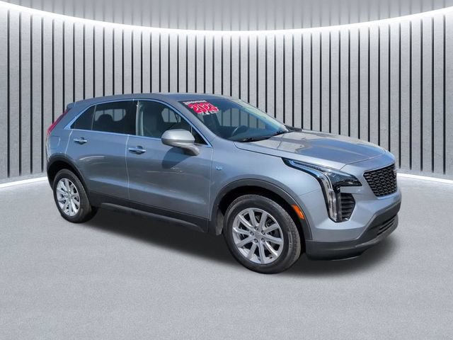 Certified 2023 Cadillac XT4 Luxury w/ Cold Weather Package AWD/4WD image 2