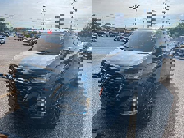 Used 2023 Chevrolet Traverse RS