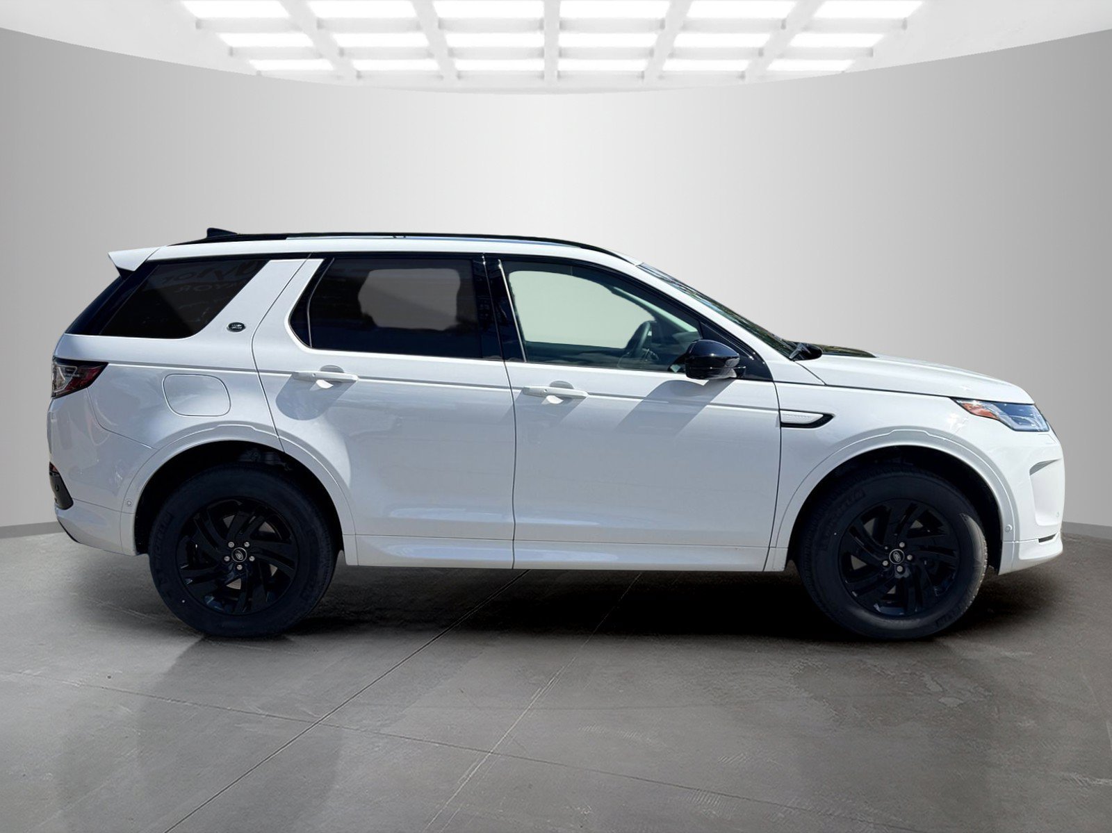 Used 2025 Land Rover Discovery Sport S AWD/4WD image 4