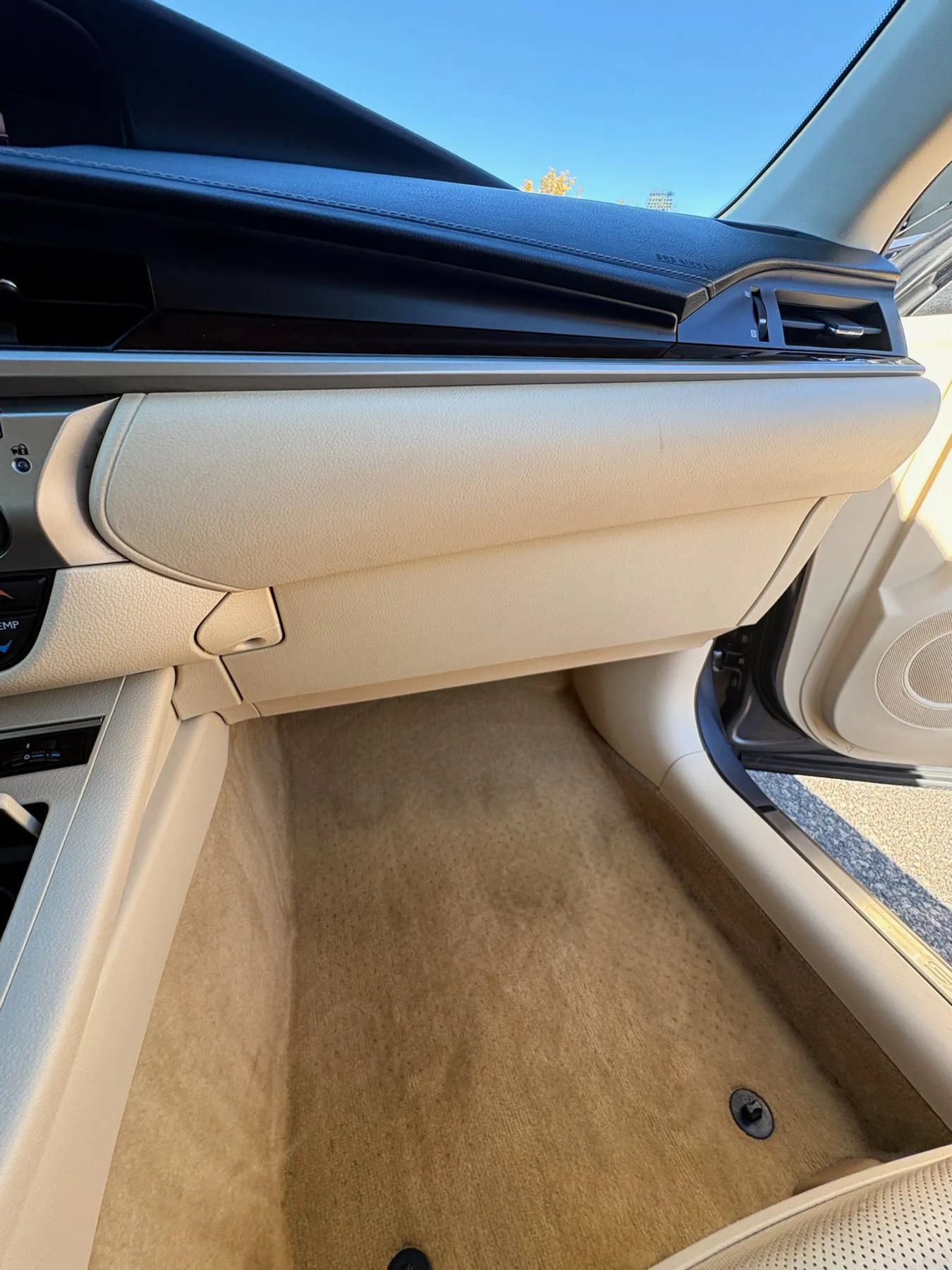 Used 2014 Lexus ES 350 w/ Luxury Package FWD image 39