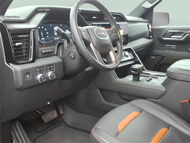 Used 2024 GMC Sierra 1500 AT4 w/ Technology Package image 8