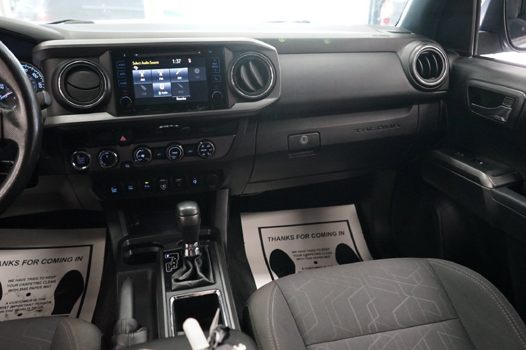 Used 2018 Toyota Tacoma TRD Off-Road w/ Technology Package AWD/4WD image 12