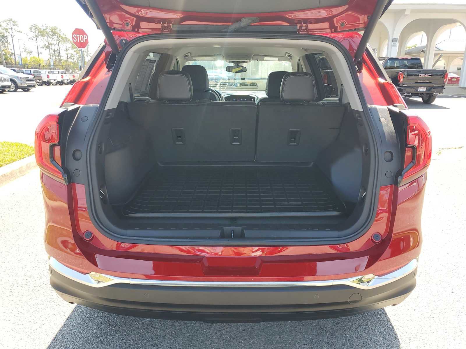 Certified 2024 GMC Terrain SLT w/ Tech Package image 5