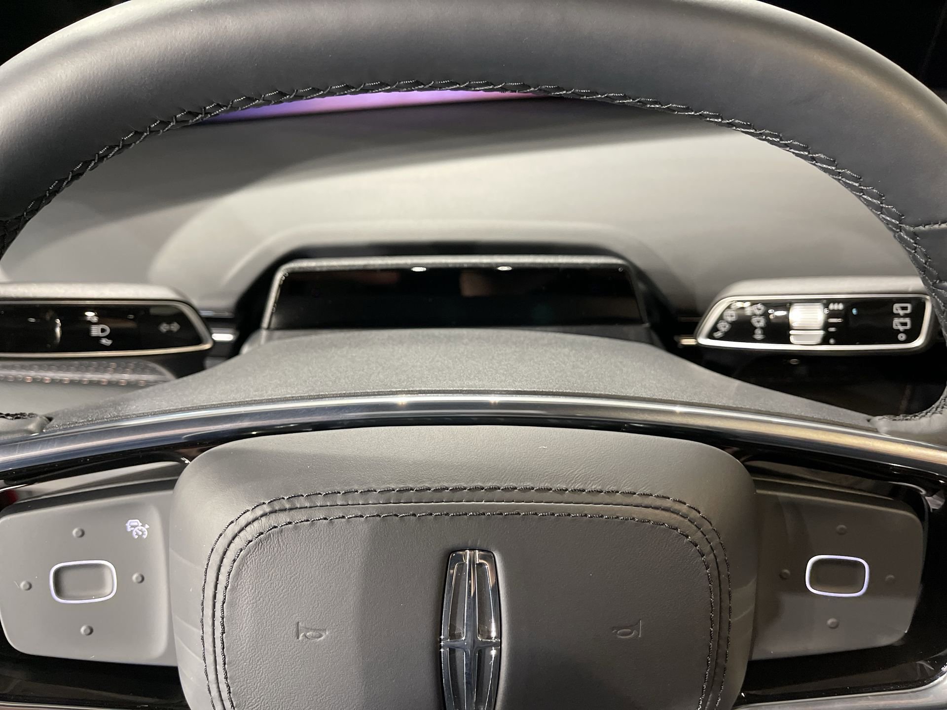 New 2024 Lincoln Nautilus Premier w/ Equipment Group 102A image 25