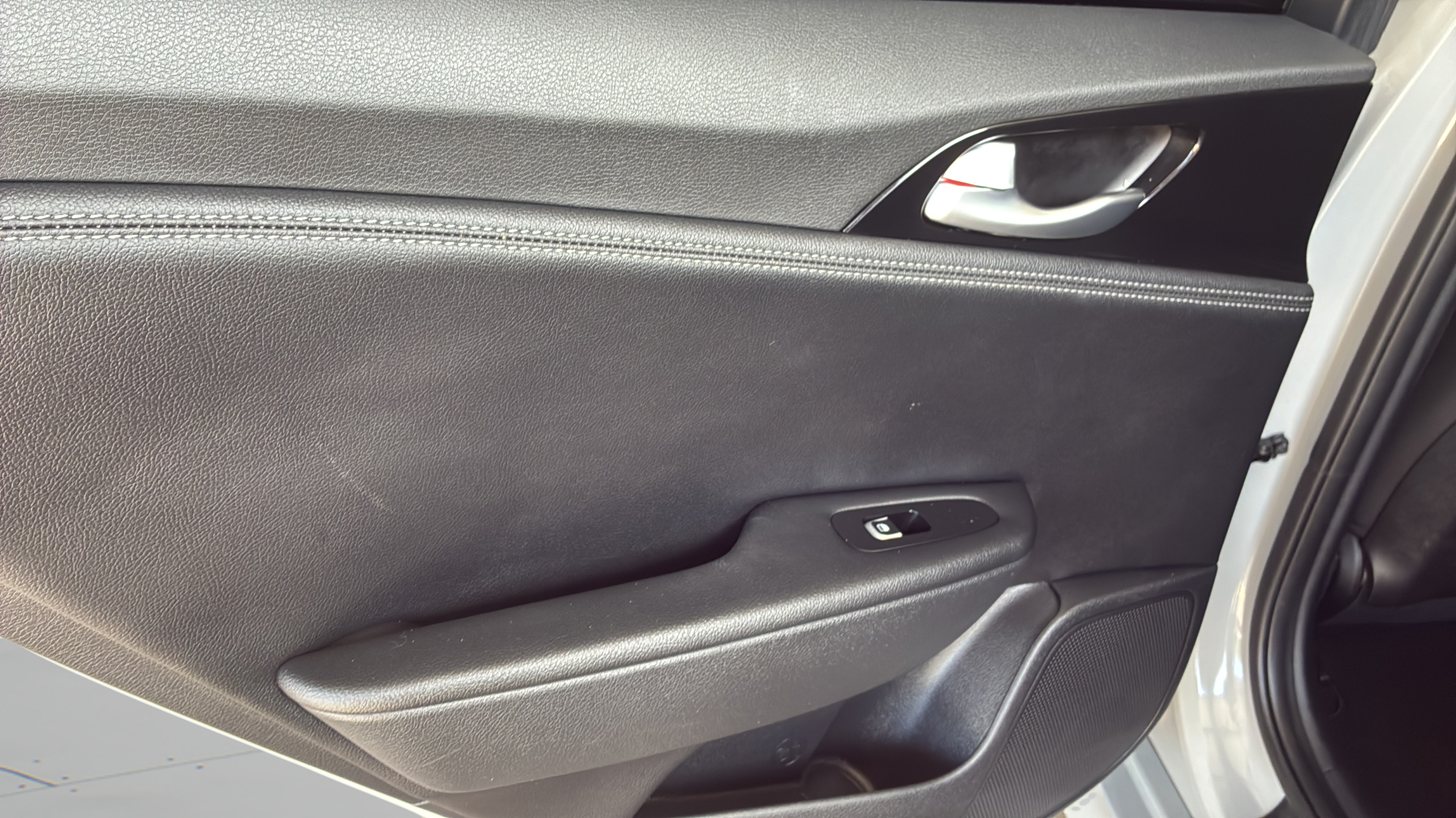 Used 2022 Kia Stinger GT-Line RWD image 20