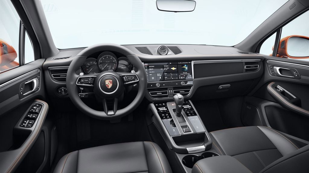 Certified 2025 Porsche Macan AWD/4WD image 10
