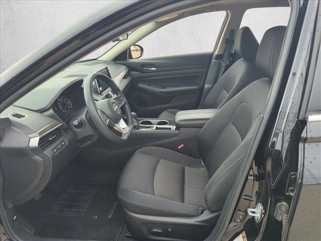 Used 2024 Nissan Altima 2.5 SV image 14