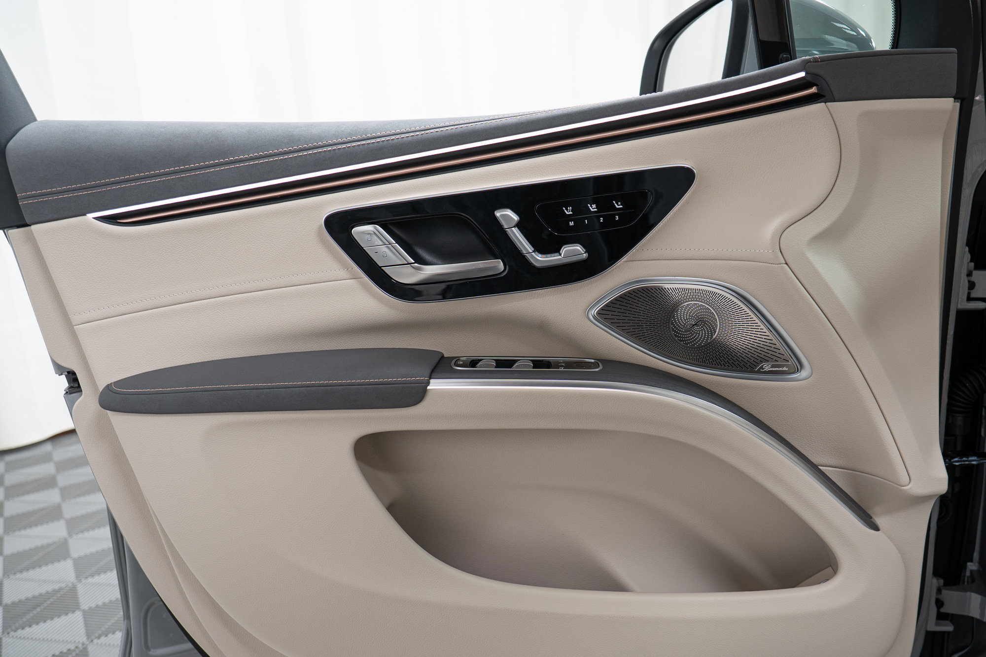 New 2026 Mercedes-Benz EQS 400 4MATIC SUV image 10