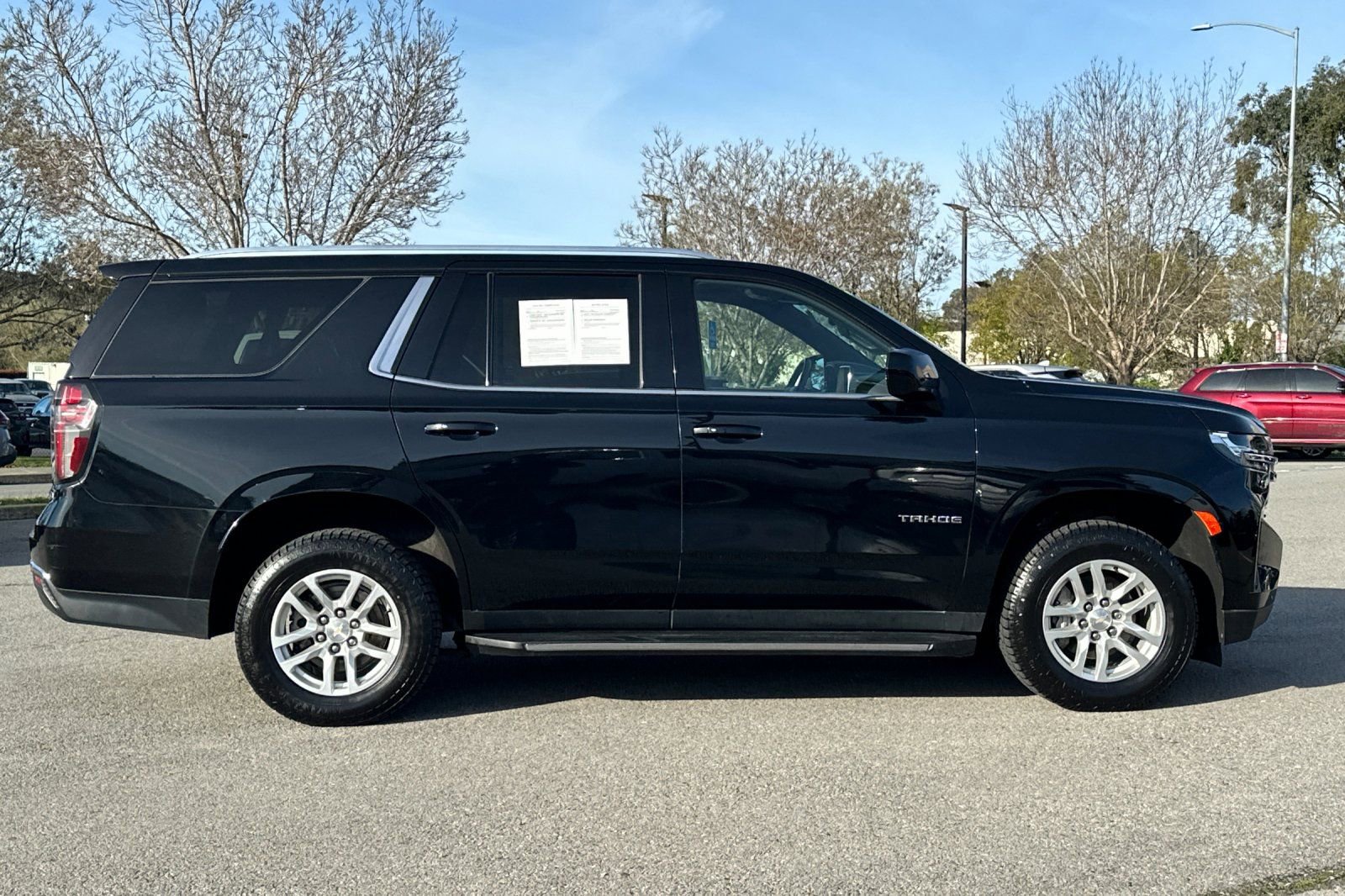 Used 2023 Chevrolet Tahoe LT image 3