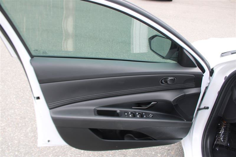 Used 2025 Hyundai Elantra SEL FWD image 8