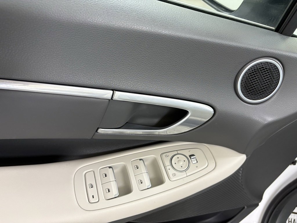 Used 2023 Hyundai Sonata SEL w/ Preferred Accessory Package image 11