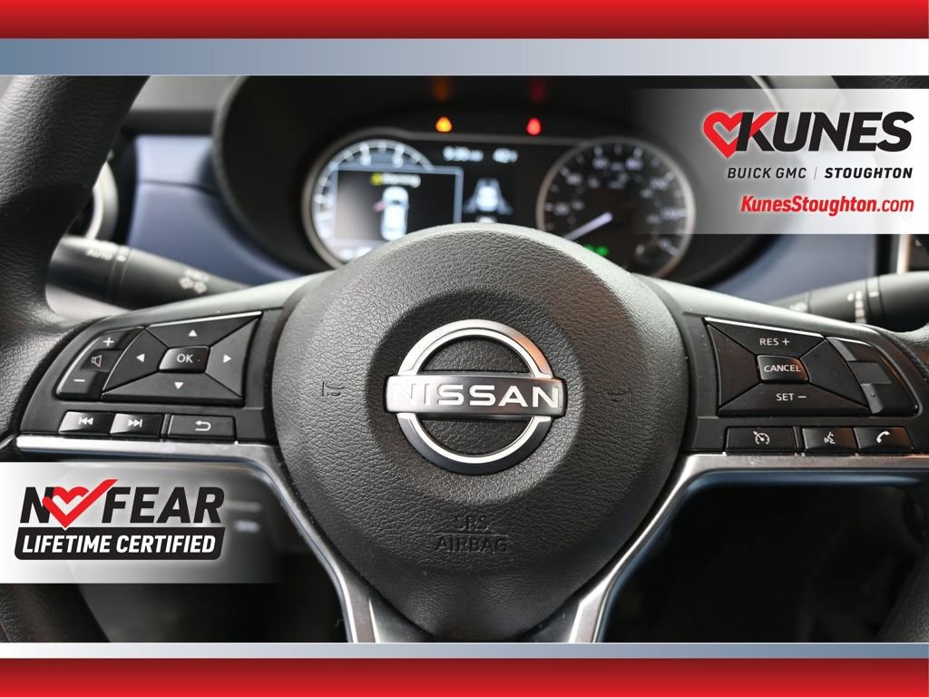 Used 2023 Nissan Versa SV image 28