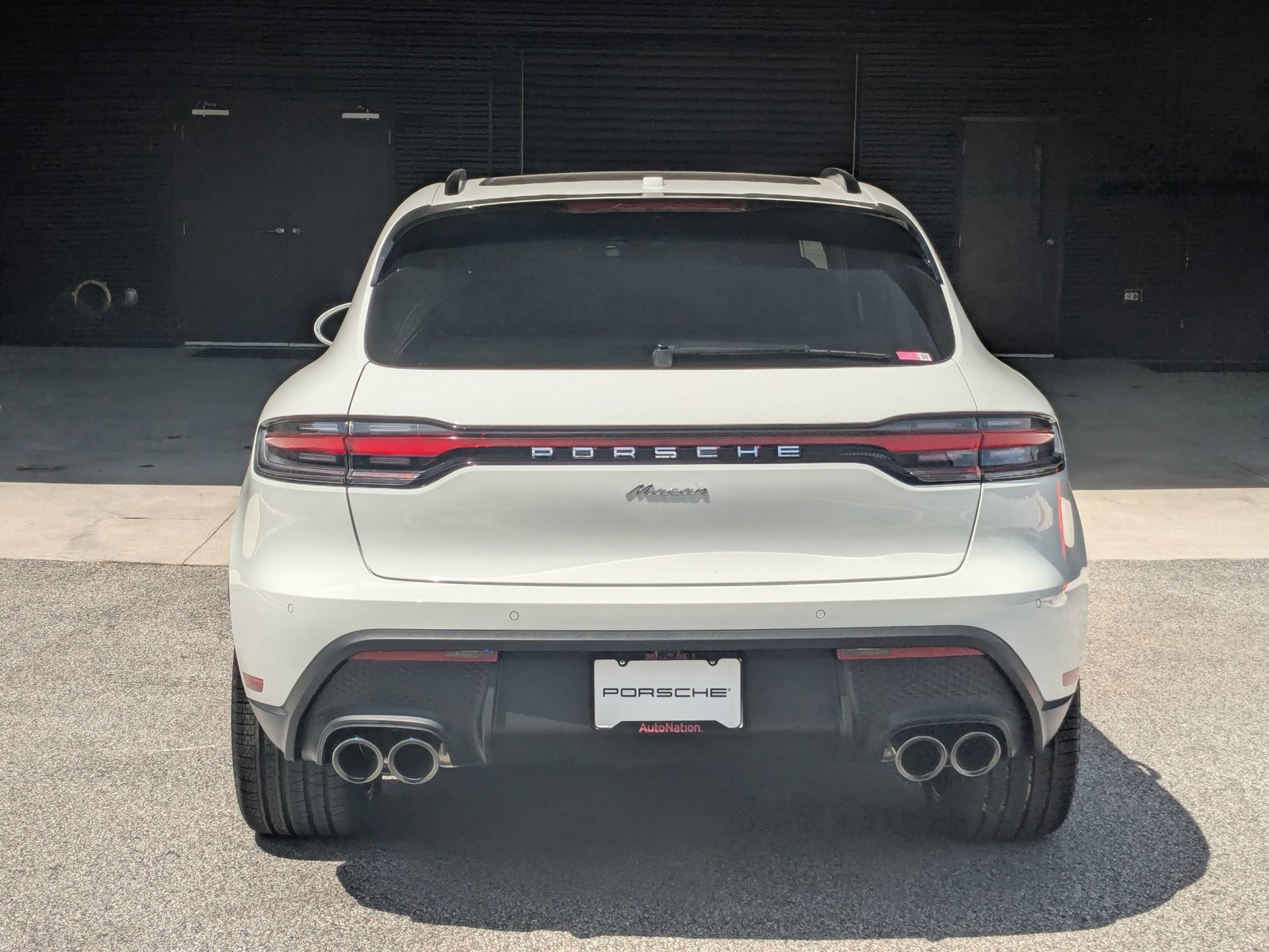 Used 2025 Porsche Macan image 10