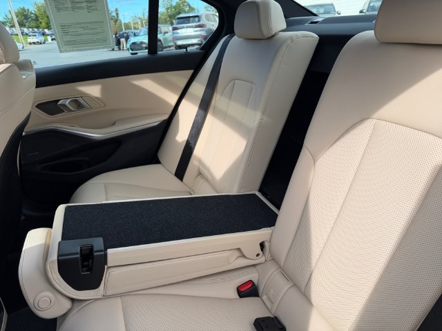 Certified 2026 BMW 330i xDrive Sedan w/ Premium Package AWD/4WD image 31