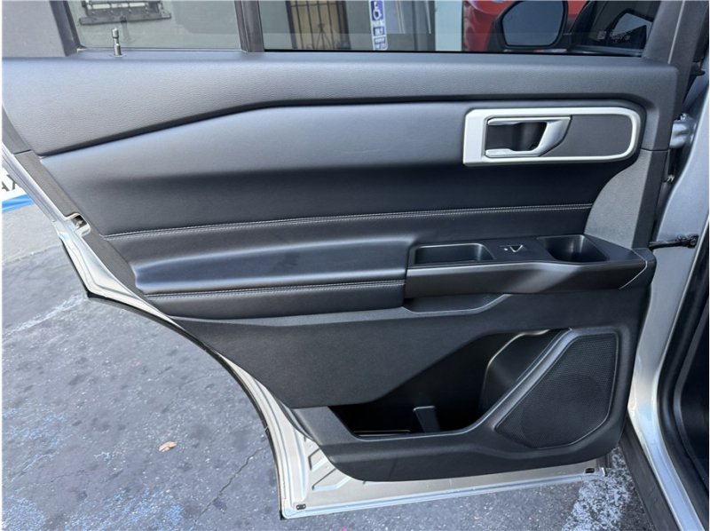 Used 2020 Ford Explorer XLT w/ Equipment Group 202A image 22