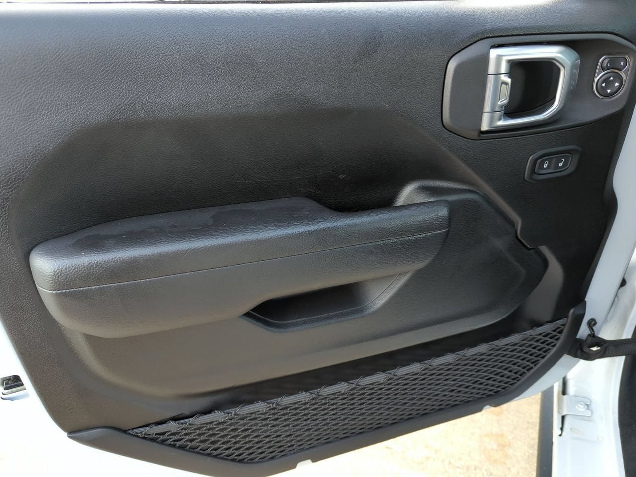 Used 2022 Jeep Wrangler Unlimited Rubicon 4xe AWD/4WD image 20