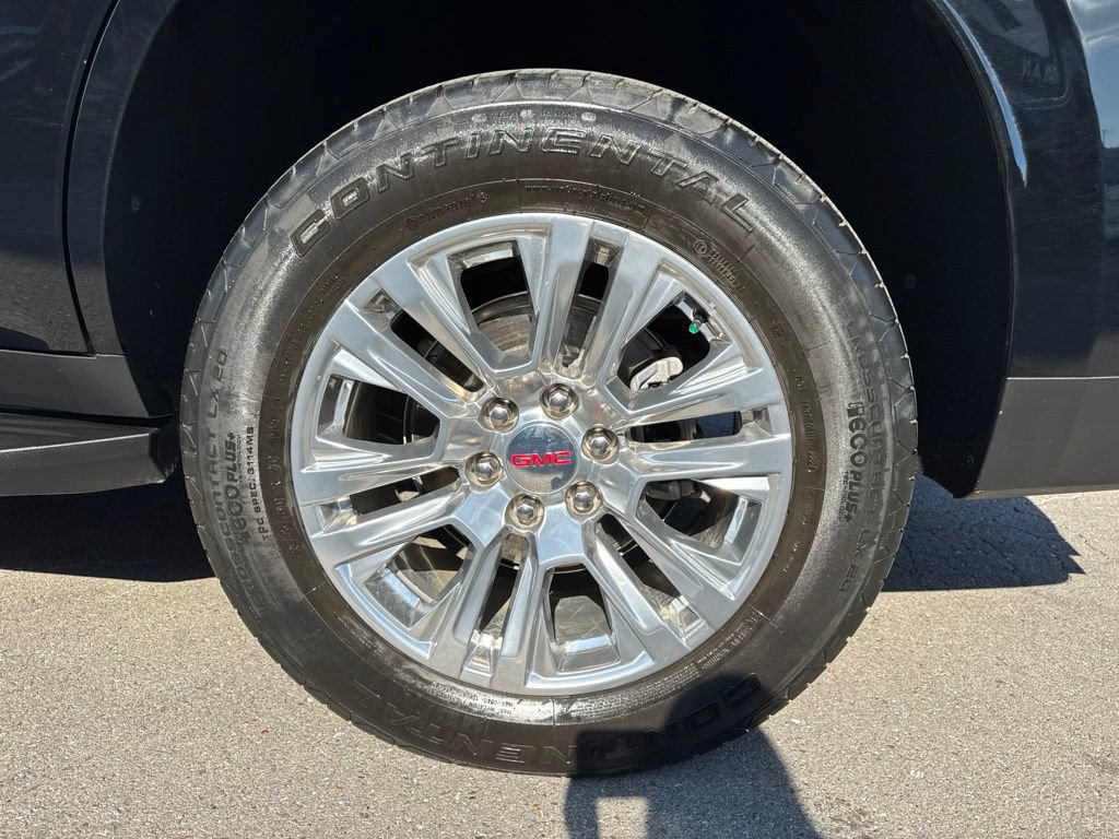 Used 2024 GMC Yukon Denali w/ Advanced Technology Package AWD/4WD image 33