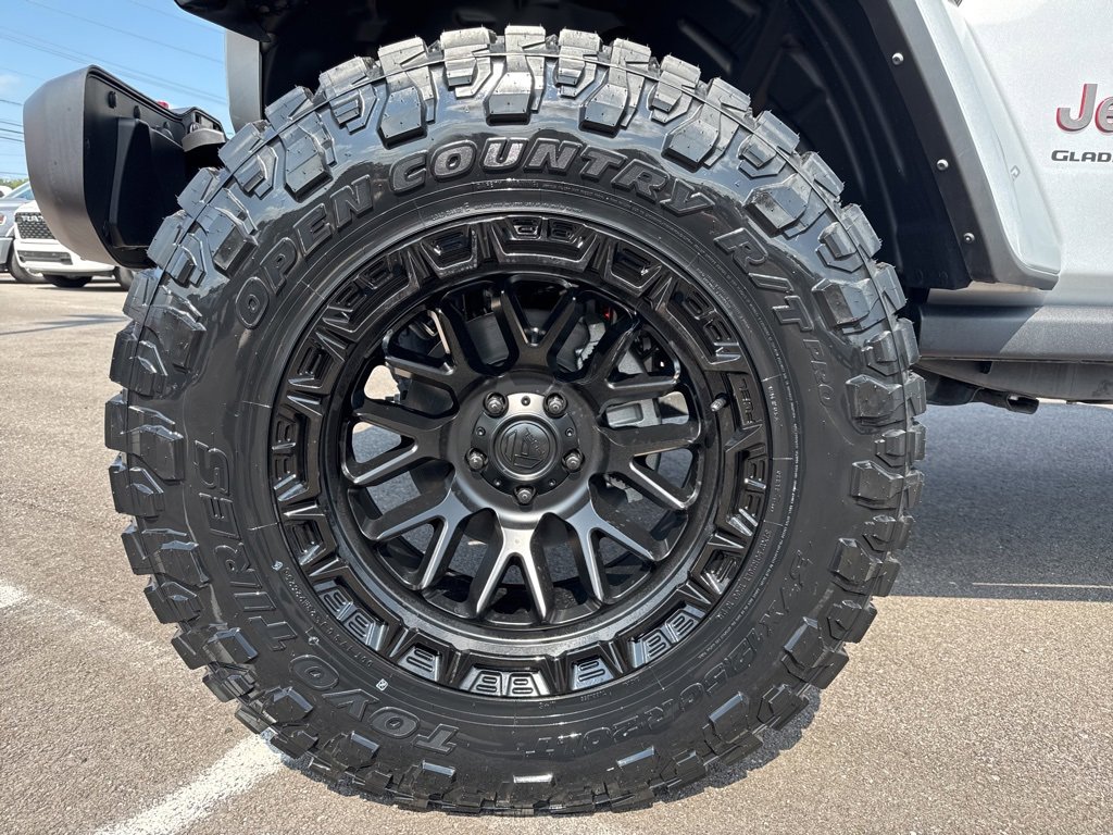 Used 2023 Jeep Gladiator Rubicon w/ Cold Weather Group image 14