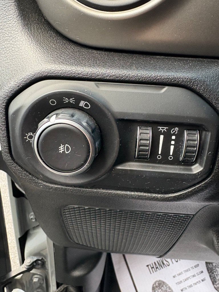 Used 2021 Jeep Wrangler Sport AWD/4WD image 12