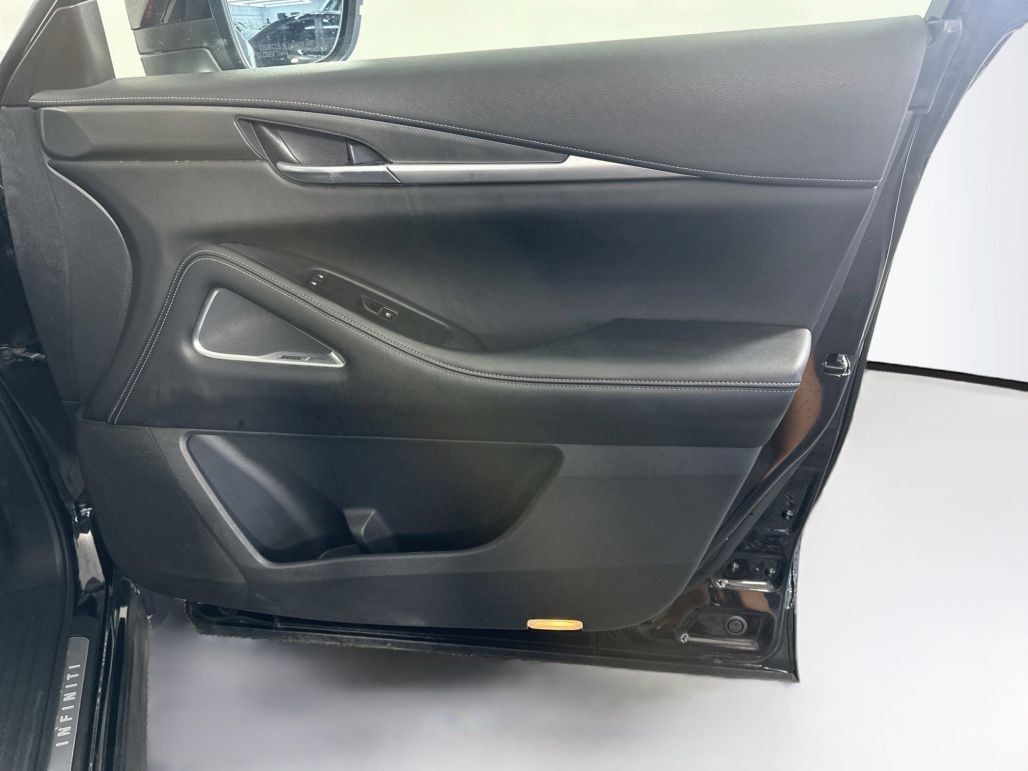 Used 2023 INFINITI QX60 Luxe w/ Performance Audio Package FWD image 35