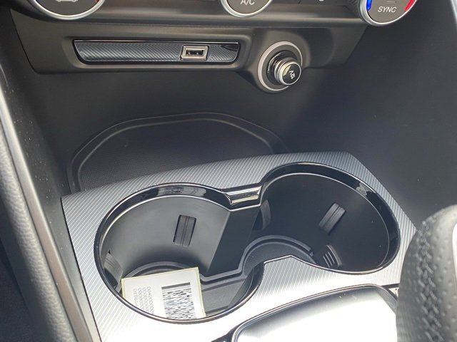 New 2025 Alfa Romeo Giulia AWD image 31