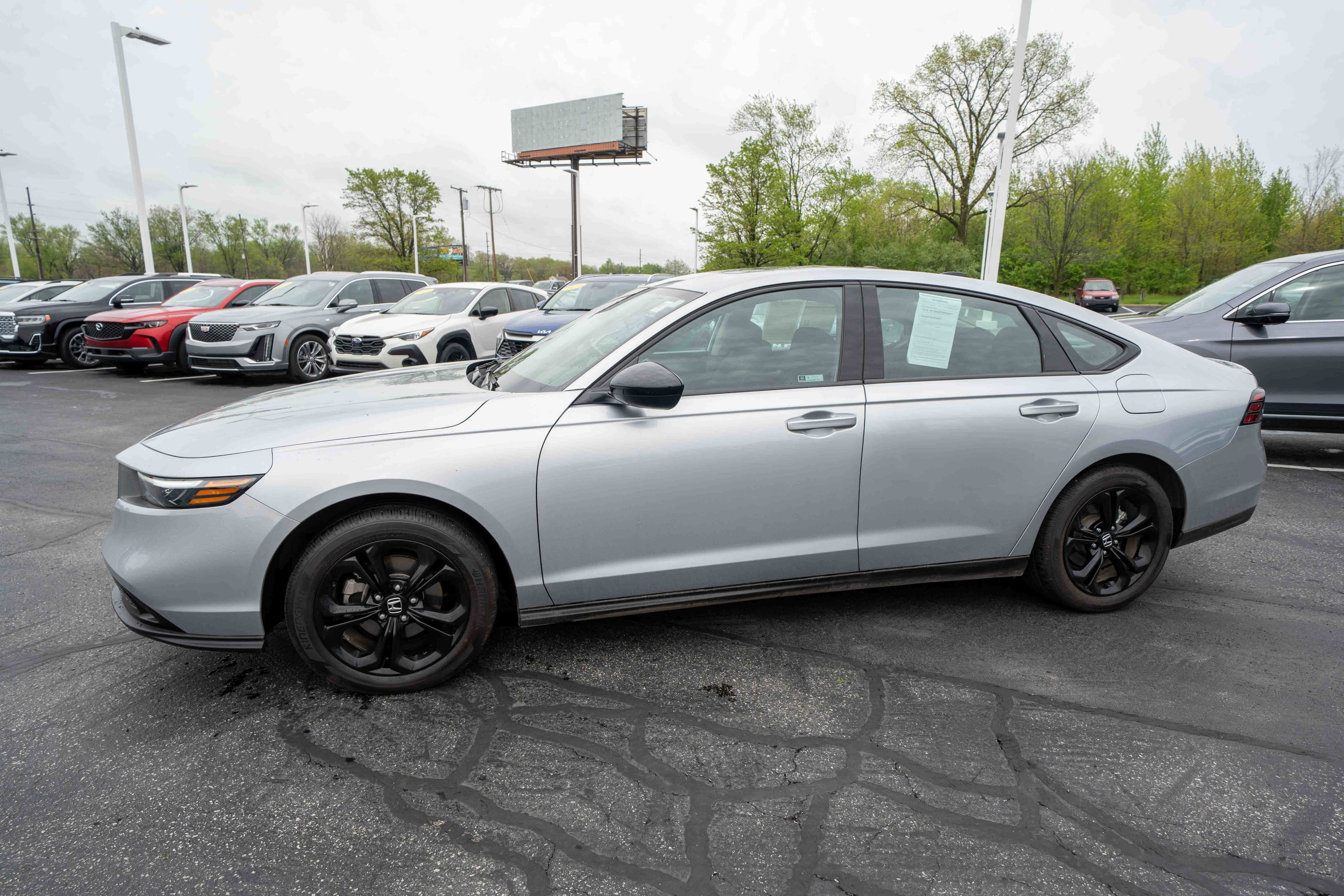 Certified 2025 Honda Accord SE image 3