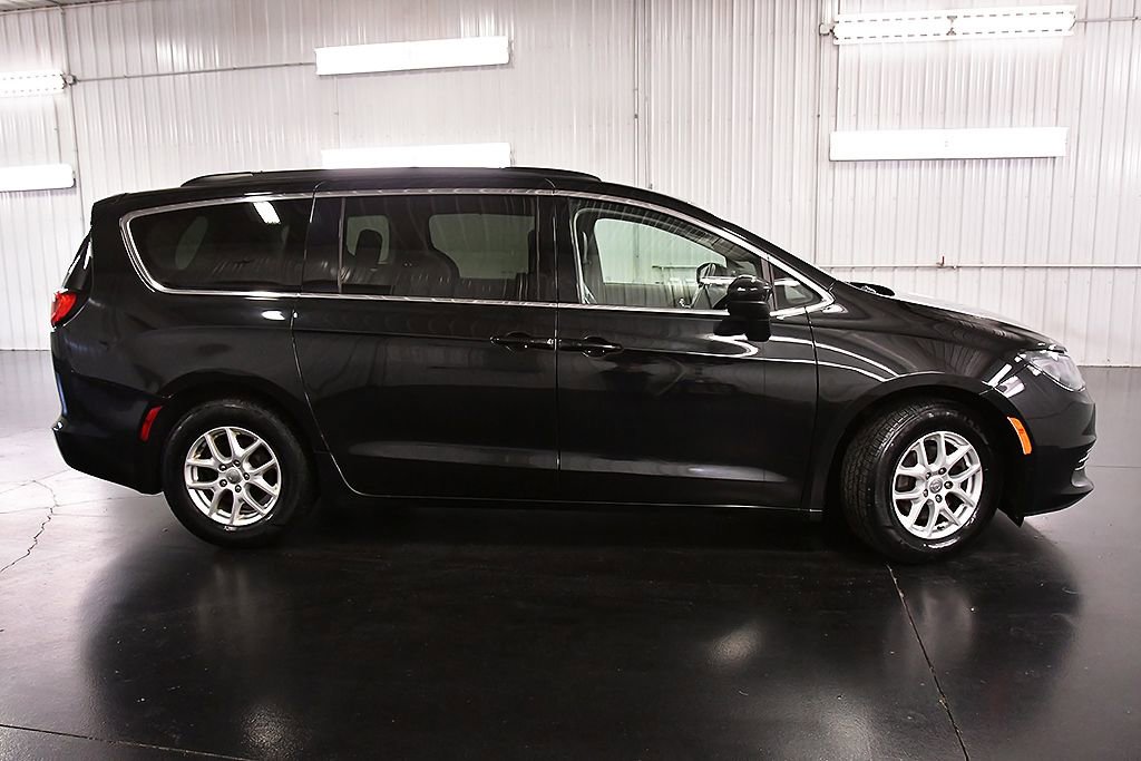 Used 2020 Chrysler Voyager Lxi FWD image 8