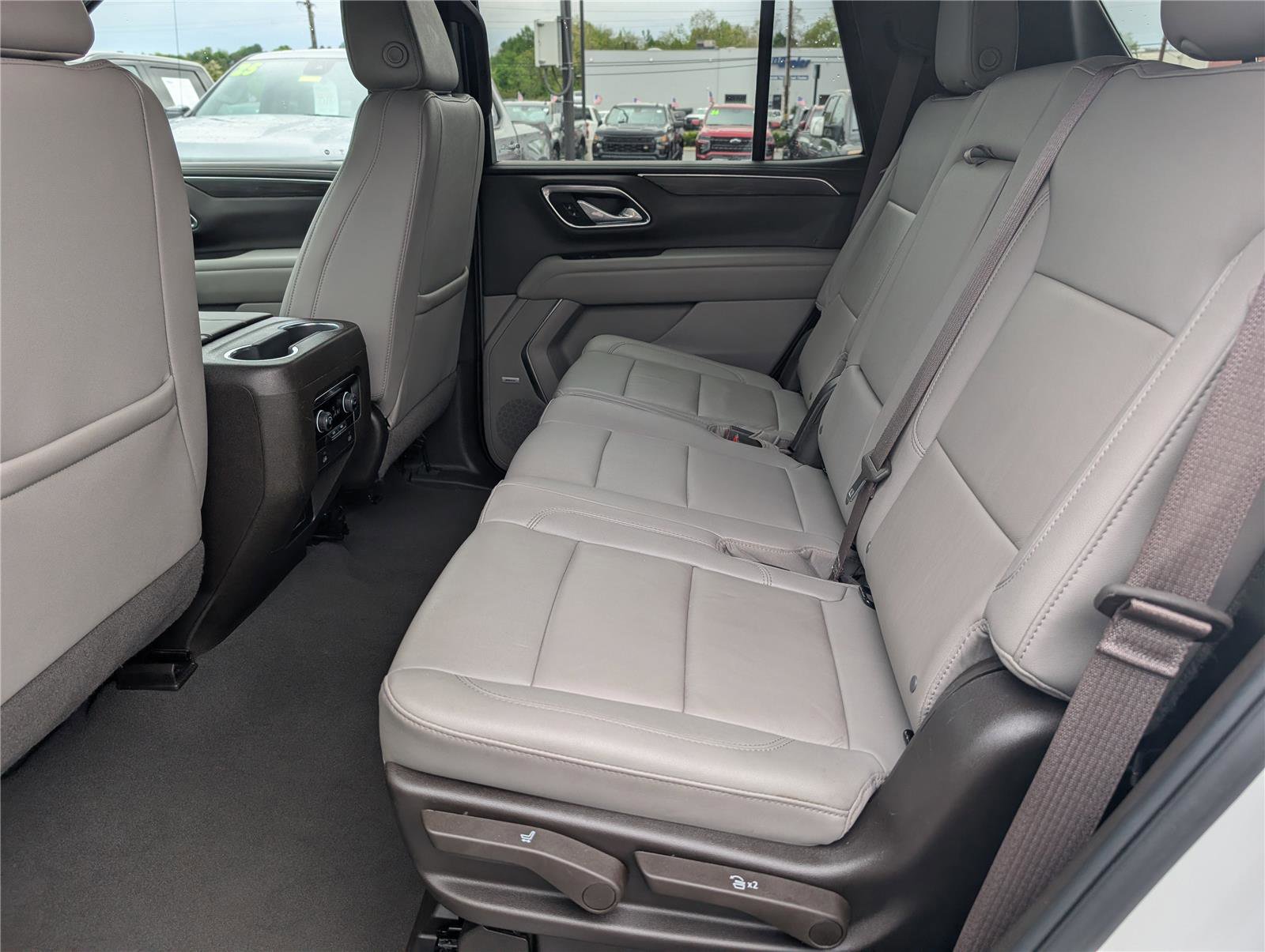 Used 2024 Chevrolet Tahoe LT AWD/4WD image 16