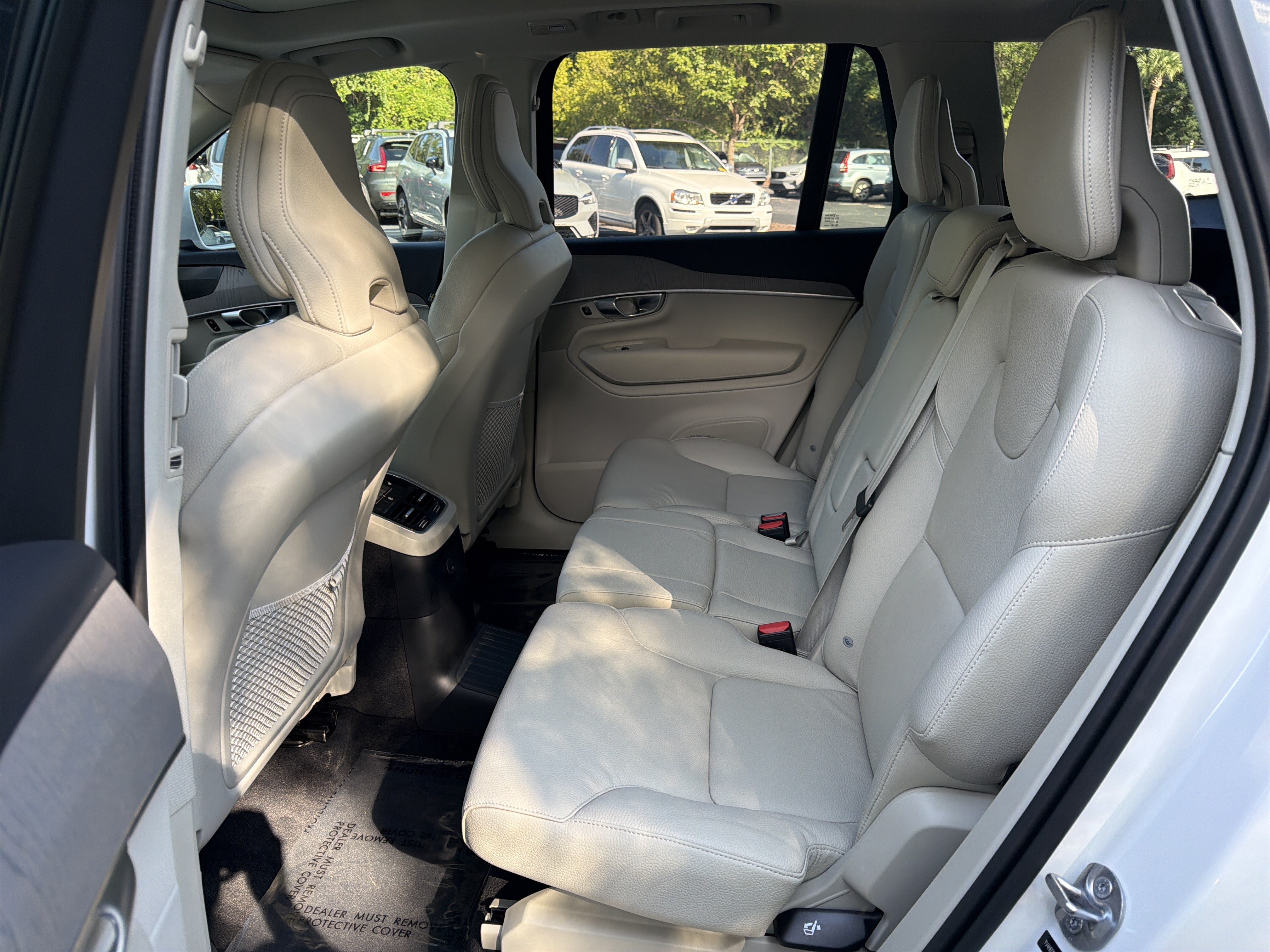Certified 2024 Volvo XC90 T8 Plus w/ Protection Package AWD/4WD image 32
