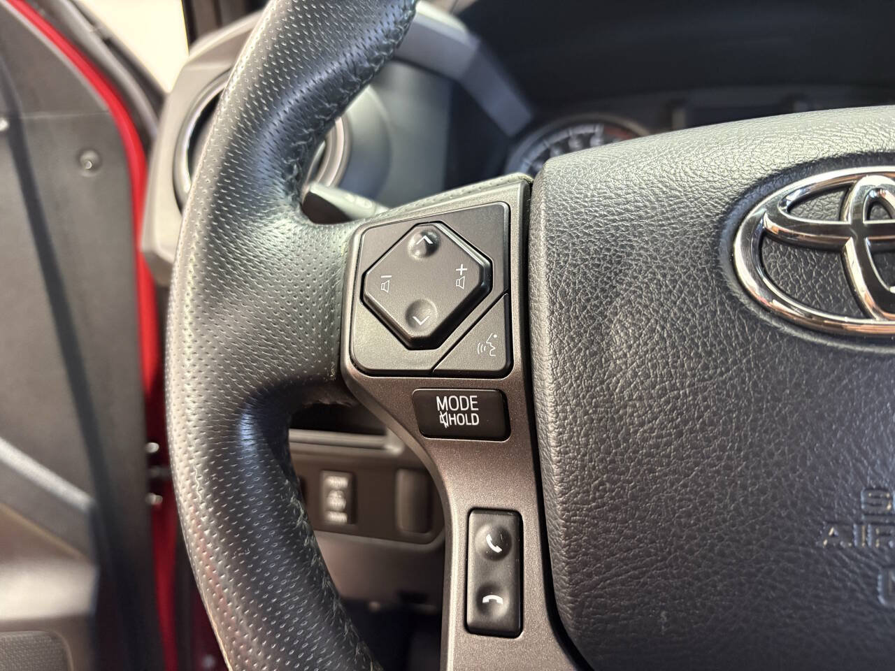 Used 2016 Toyota Tacoma TRD Off-Road w/ Towing Package RWD image 19